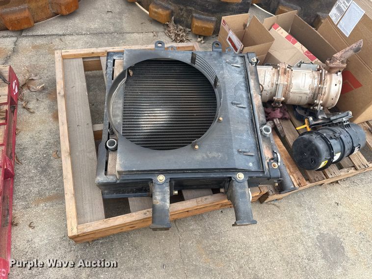 image for item DQ4153 2019 Takeuchi TL8 tracked skid steer loader