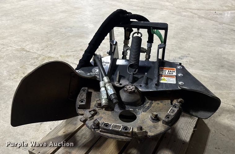 image for item DQ4157 Stumper 220HD compact utility loader stump grinder