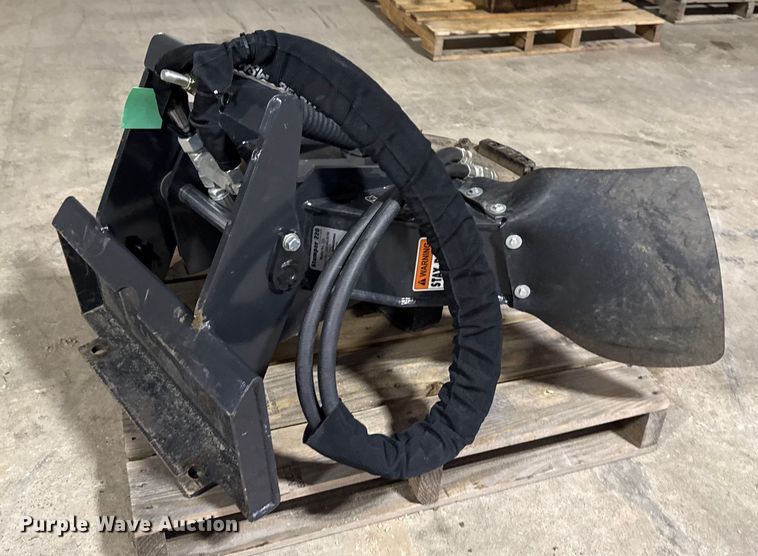 image for item DQ4157 Stumper 220HD compact utility loader stump grinder