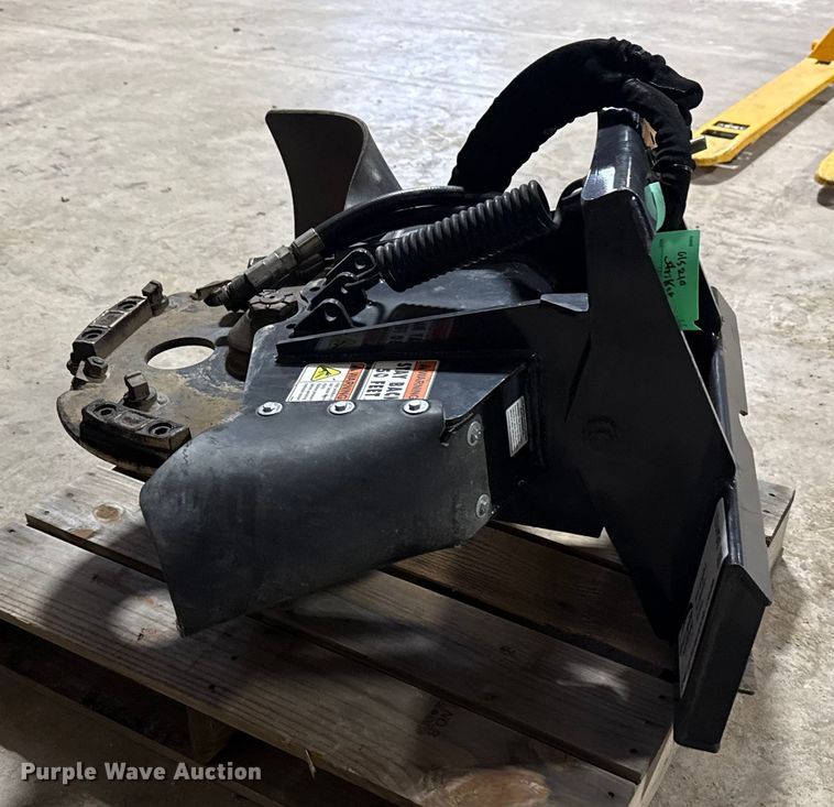 image for item DQ4157 Stumper 220HD compact utility loader stump grinder