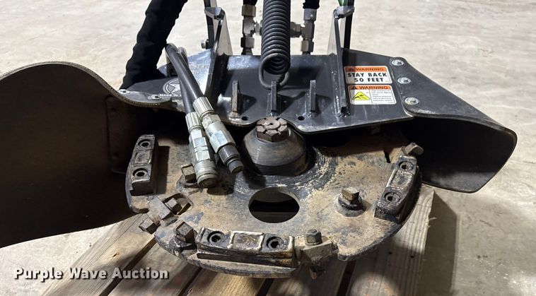 image for item DQ4157 Stumper 220HD compact utility loader stump grinder