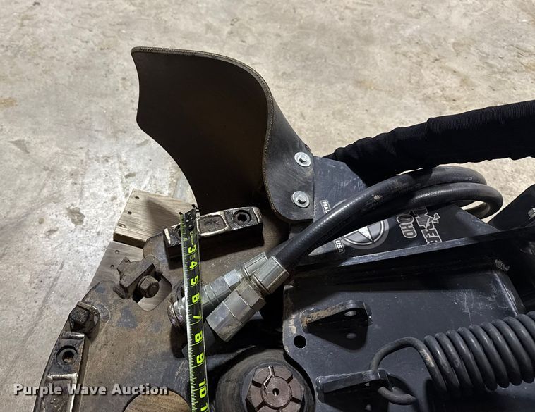 image for item DQ4157 Stumper 220HD compact utility loader stump grinder