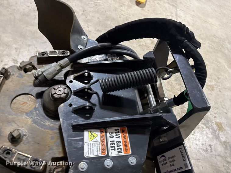 image for item DQ4157 Stumper 220HD compact utility loader stump grinder