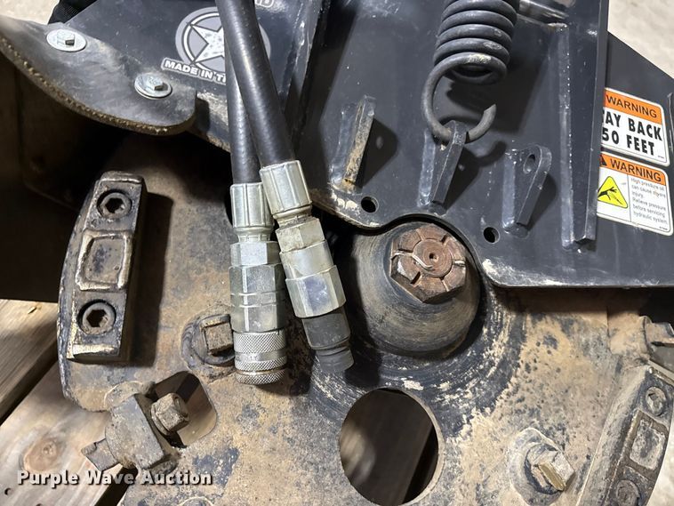 image for item DQ4157 Stumper 220HD compact utility loader stump grinder