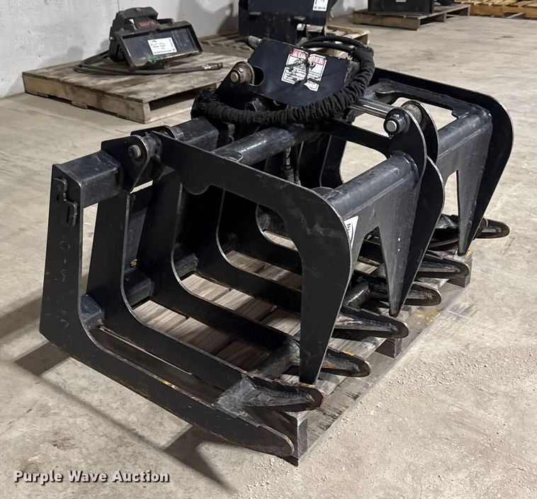 image for item DQ4160 Blue Diamond 106033-25 skid steer bucket