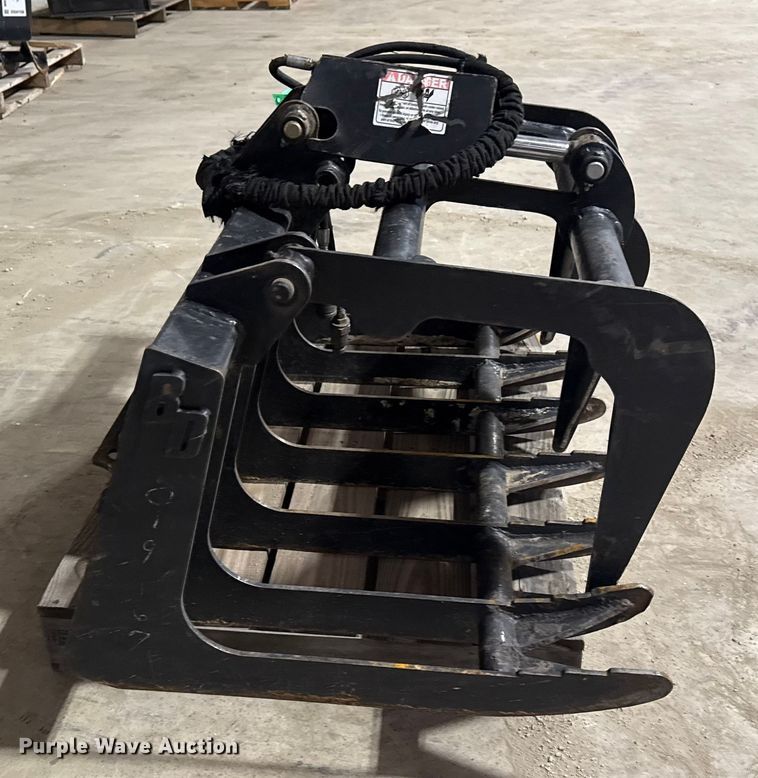 image for item DQ4160 Blue Diamond 106033-25 skid steer bucket