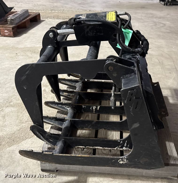 image for item DQ4160 Blue Diamond 106033-25 skid steer bucket