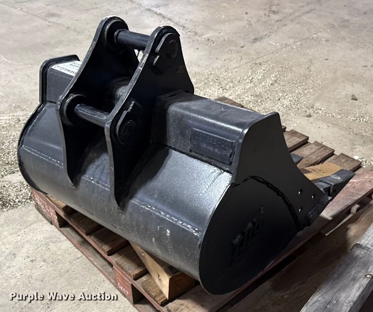 image for item DQ4161 TAG 30YANVIO27/35-3 compact utility loader bucket