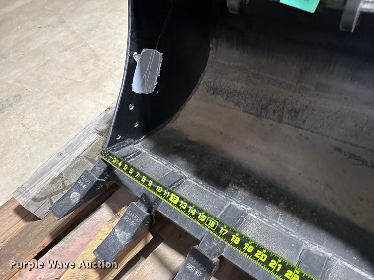 image for item DQ4161 TAG 30YANVIO27/35-3 compact utility loader bucket