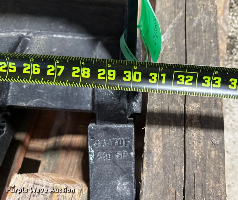 image for item DQ4161 TAG 30YANVIO27/35-3 compact utility loader bucket