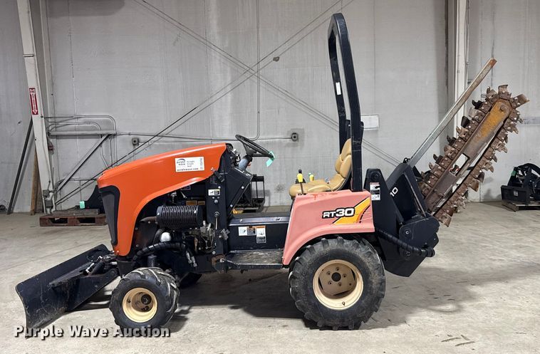image for item DQ4162 2013 Ditch Witch RT30 trencher