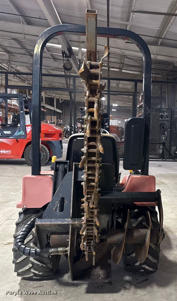 image for item DQ4162 2013 Ditch Witch RT30 trencher