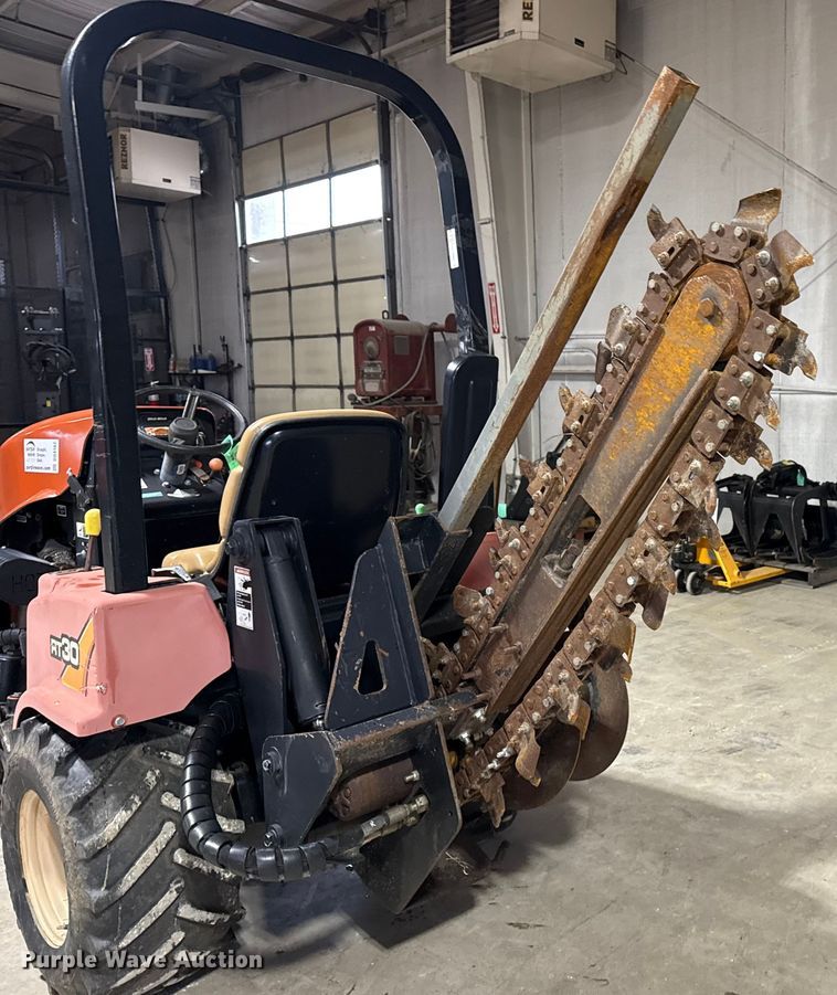 image for item DQ4162 2013 Ditch Witch RT30 trencher