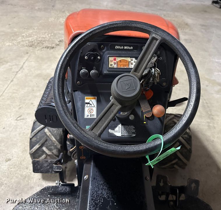 image for item DQ4162 2013 Ditch Witch RT30 trencher