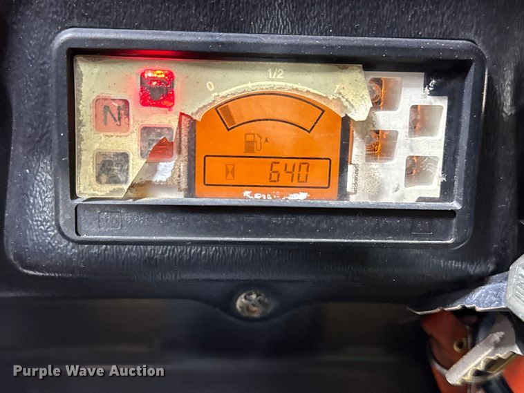 image for item DQ4162 2013 Ditch Witch RT30 trencher