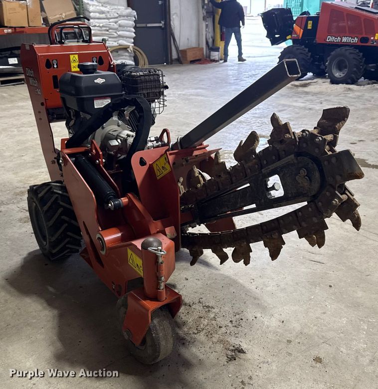 image for item DQ4163 2021 Ditch Witch C14 trencher