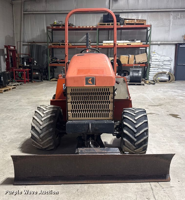 image for item DQ4164 2004 Ditch Witch RT40 trencher
