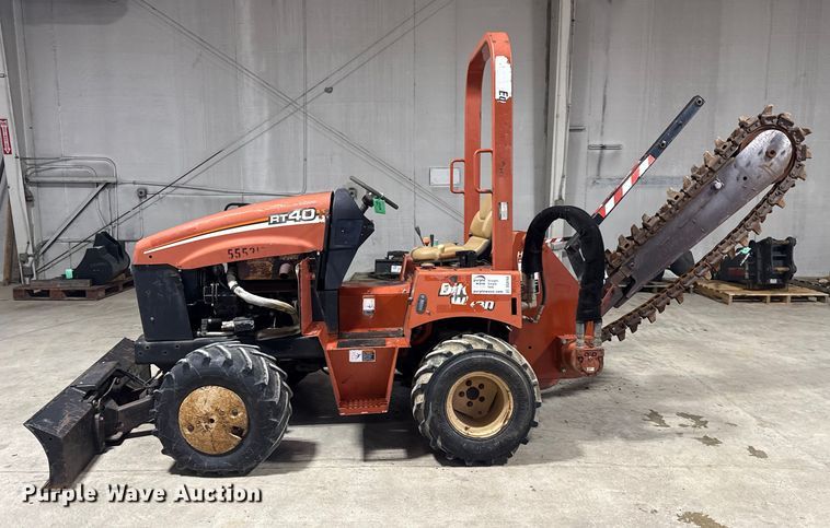 image for item DQ4164 2004 Ditch Witch RT40 trencher