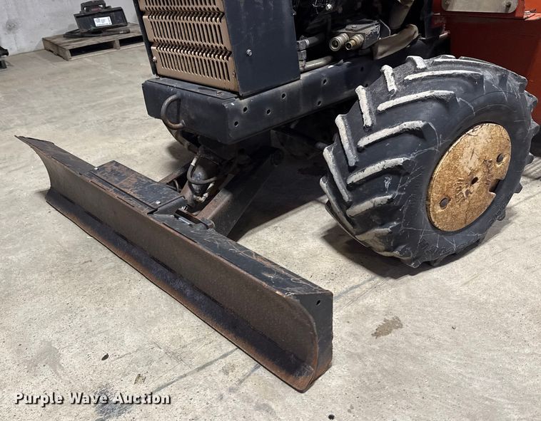 image for item DQ4164 2004 Ditch Witch RT40 trencher