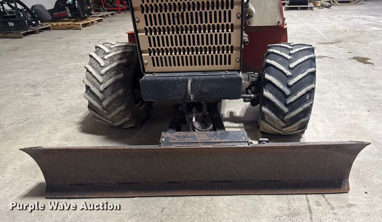 image for item DQ4164 2004 Ditch Witch RT40 trencher