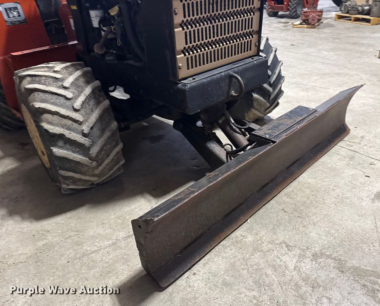 image for item DQ4164 2004 Ditch Witch RT40 trencher