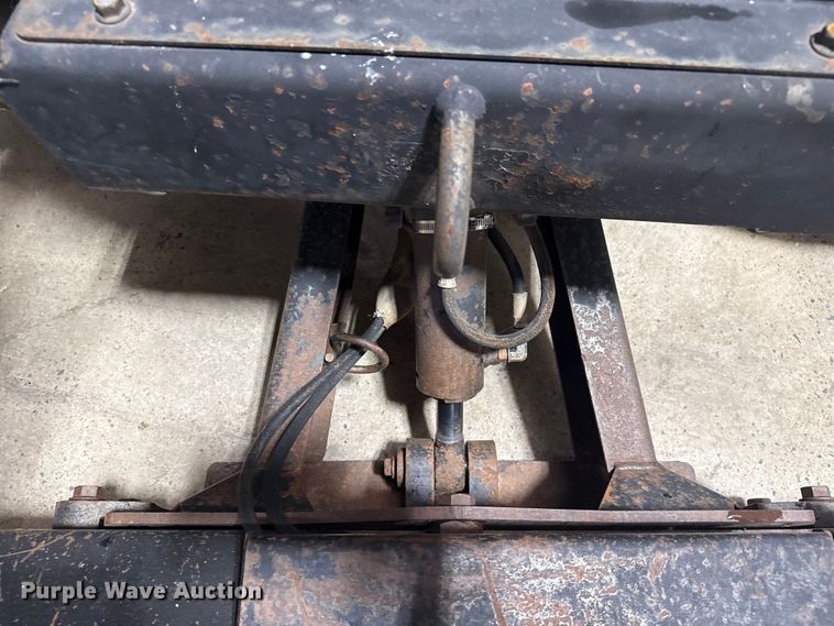 image for item DQ4164 2004 Ditch Witch RT40 trencher