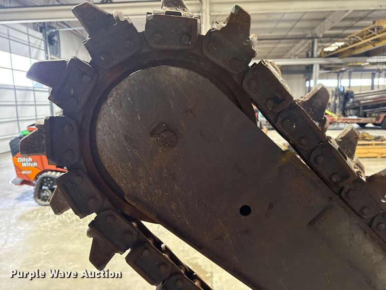 image for item DQ4164 2004 Ditch Witch RT40 trencher
