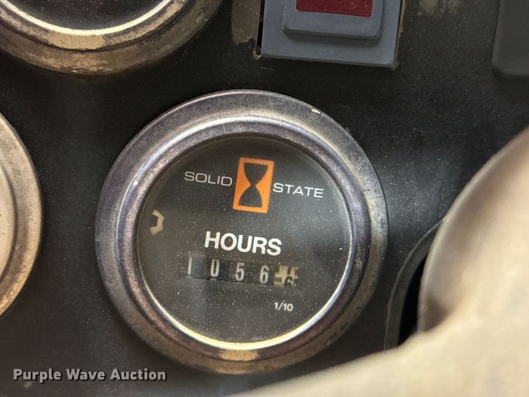 image for item DQ4164 2004 Ditch Witch RT40 trencher