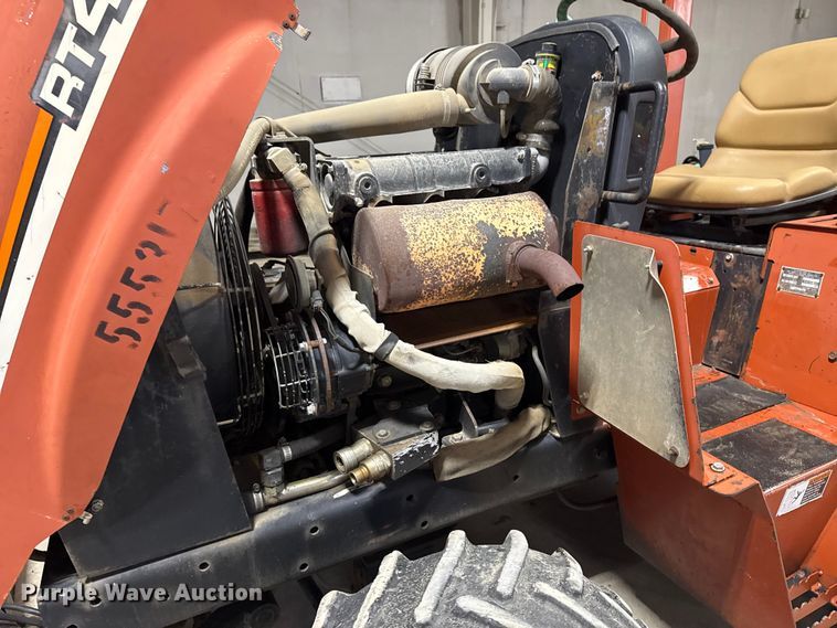 image for item DQ4164 2004 Ditch Witch RT40 trencher