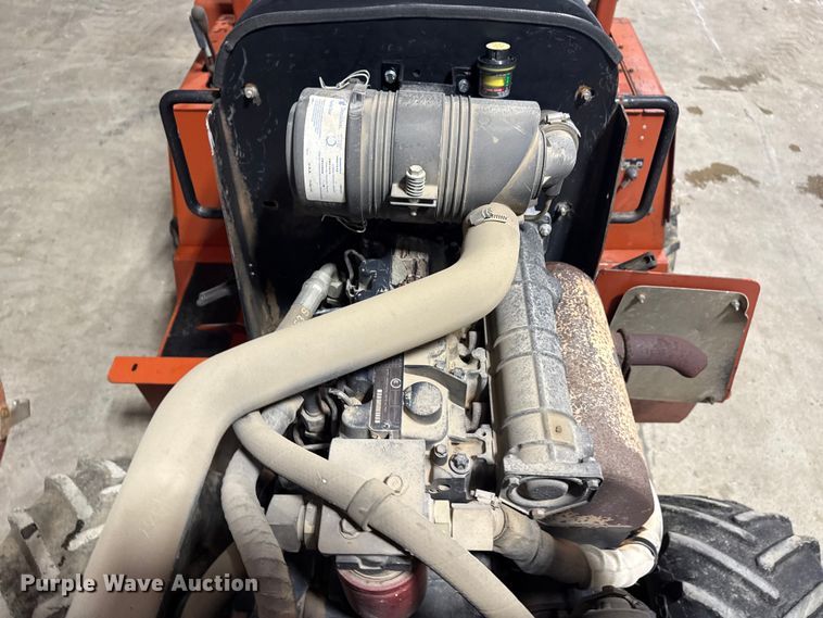 image for item DQ4164 2004 Ditch Witch RT40 trencher