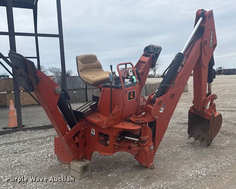 image for item DQ4165 2009 Ditch Witch a920 backhoe attachment