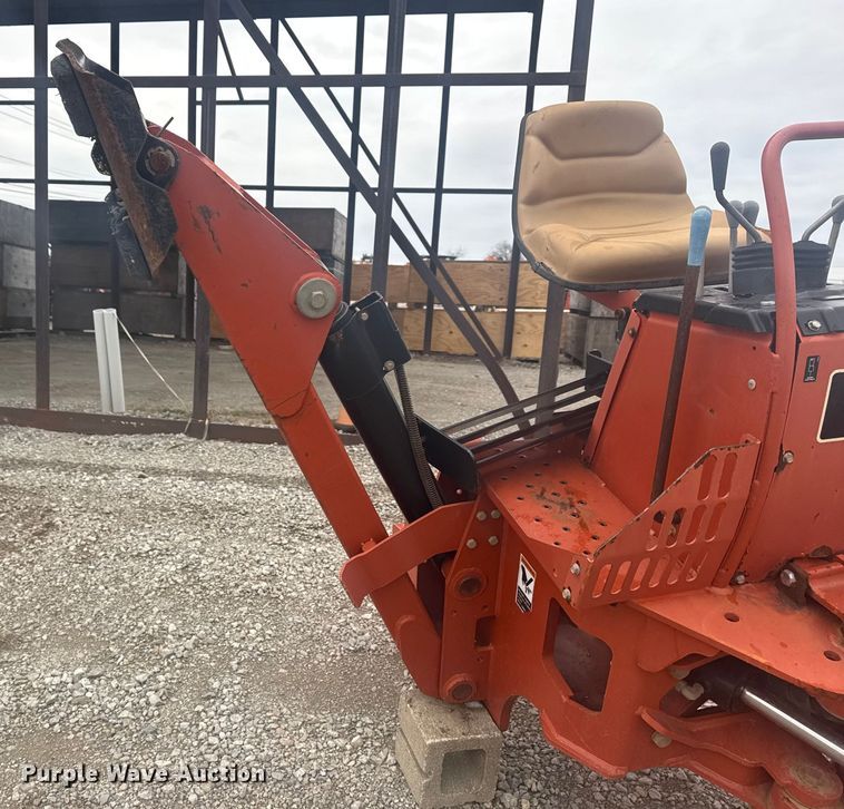 image for item DQ4165 2009 Ditch Witch a920 backhoe attachment