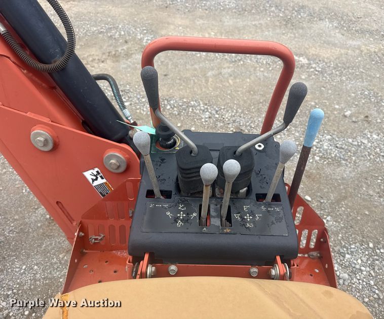 image for item DQ4165 2009 Ditch Witch a920 backhoe attachment