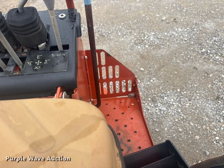 image for item DQ4165 2009 Ditch Witch a920 backhoe attachment