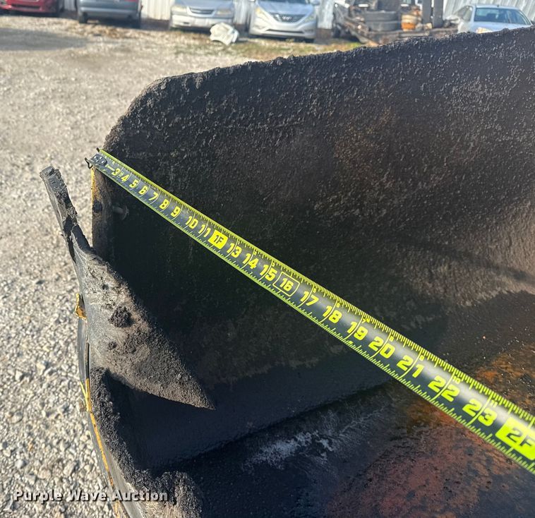 image for item DQ4169 Weiler P385 paver