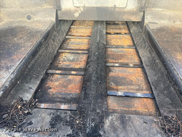 image for item DQ4169 Weiler P385 paver