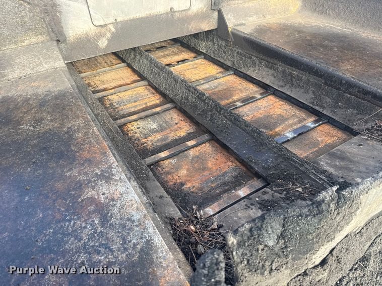 image for item DQ4169 Weiler P385 paver