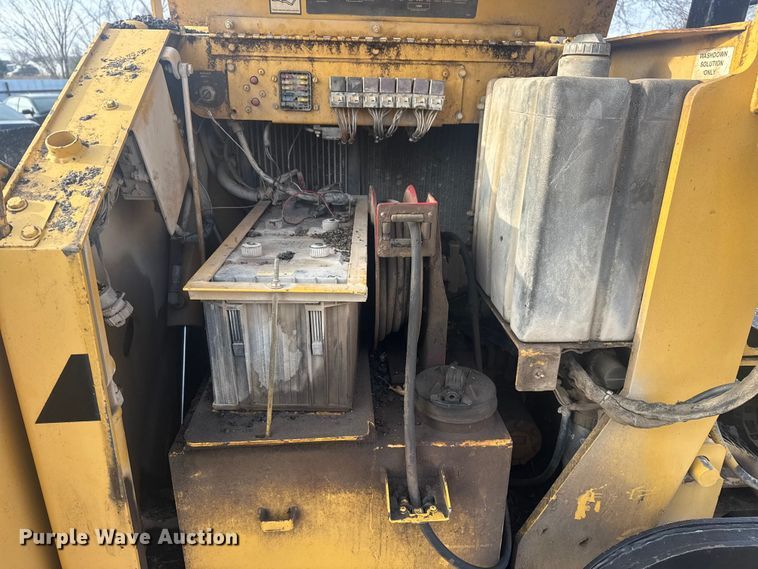 image for item DQ4169 Weiler P385 paver