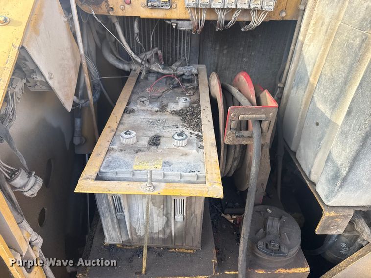 image for item DQ4169 Weiler P385 paver