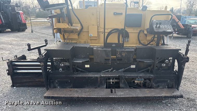 image for item DQ4169 Weiler P385 paver