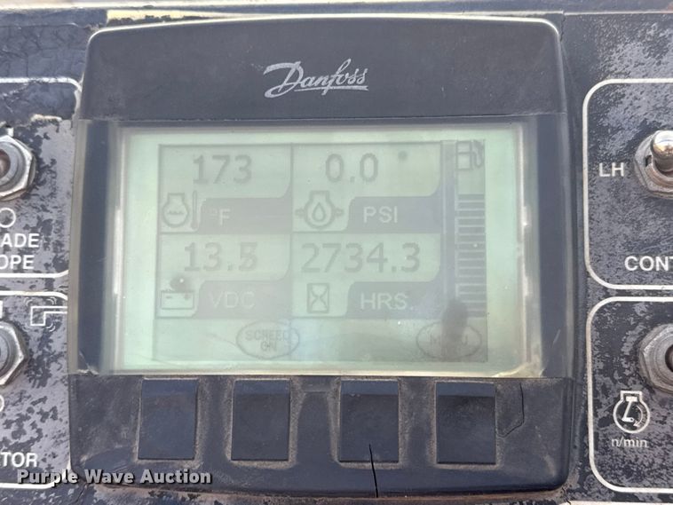 image for item DQ4169 Weiler P385 paver