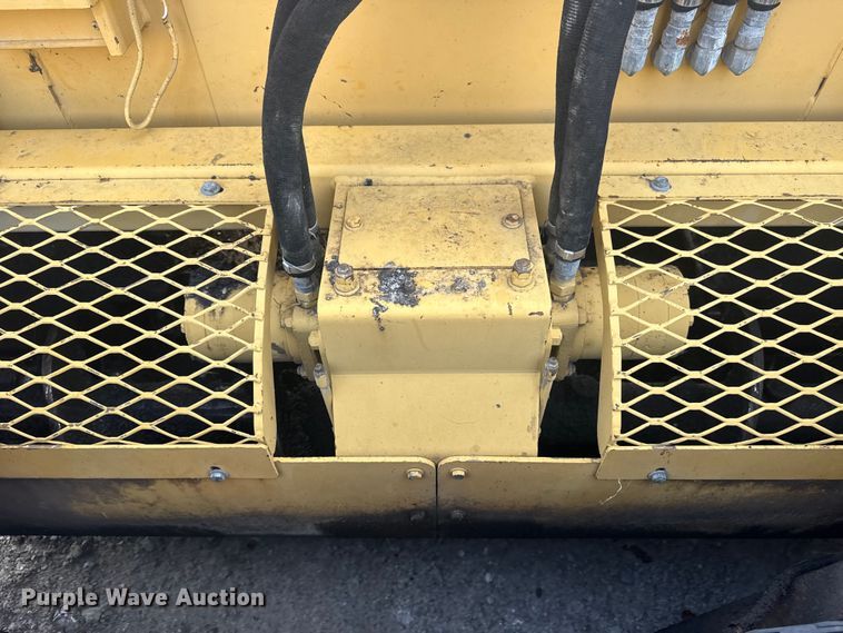 image for item DQ4169 Weiler P385 paver