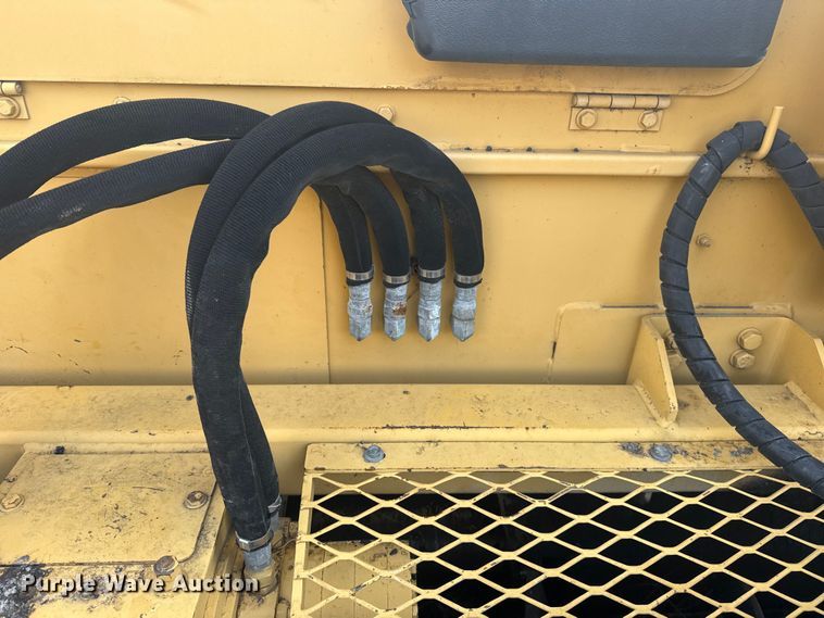 image for item DQ4169 Weiler P385 paver