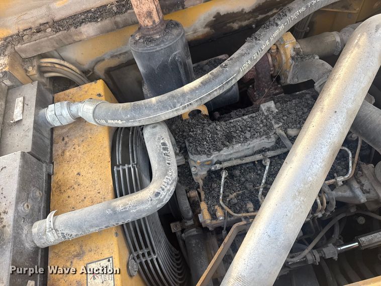 image for item DQ4169 Weiler P385 paver