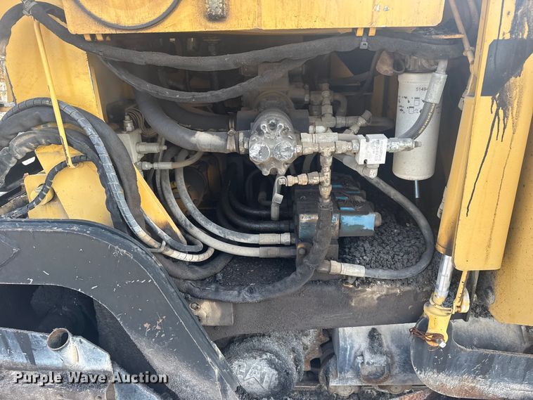 image for item DQ4169 Weiler P385 paver