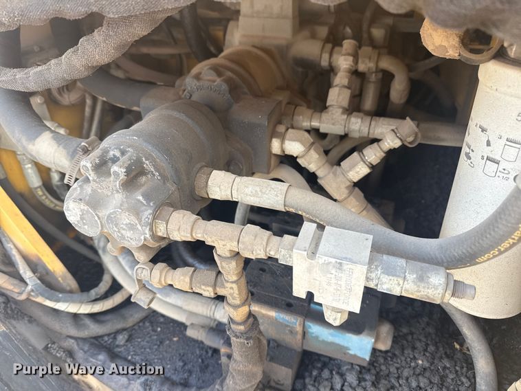 image for item DQ4169 Weiler P385 paver