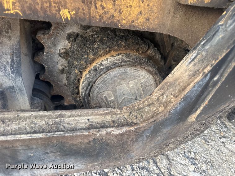 image for item DQ4169 Weiler P385 paver