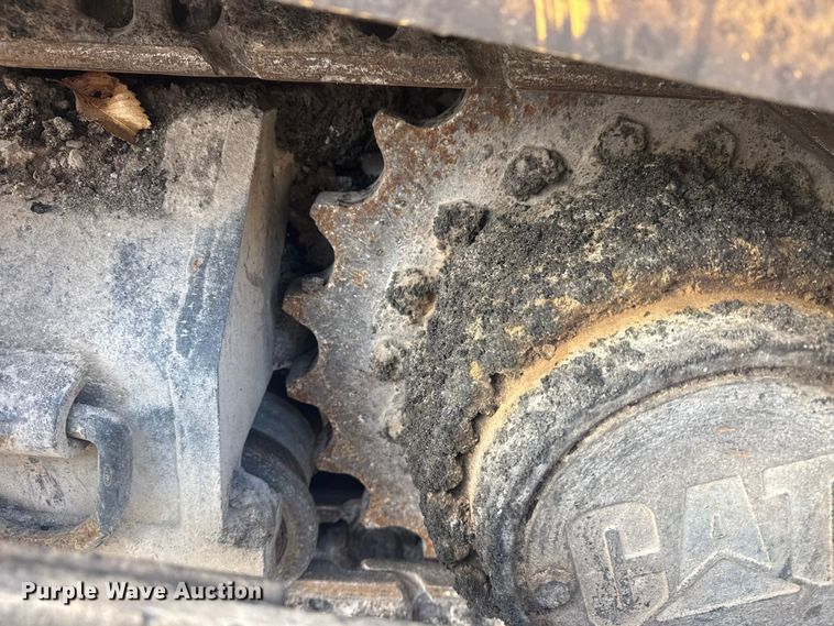 image for item DQ4169 Weiler P385 paver