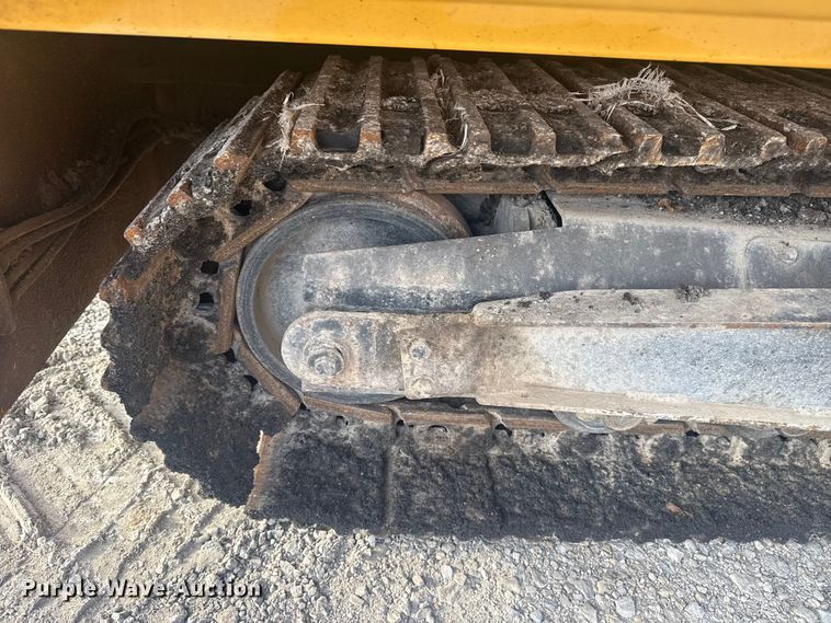 image for item DQ4169 Weiler P385 paver