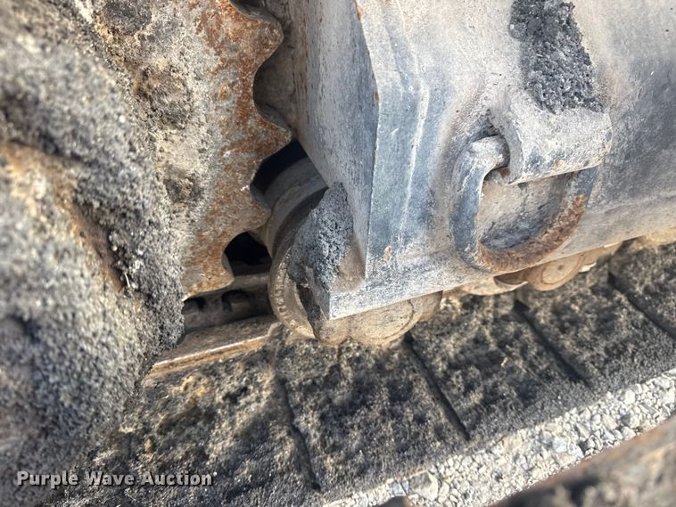 image for item DQ4169 Weiler P385 paver